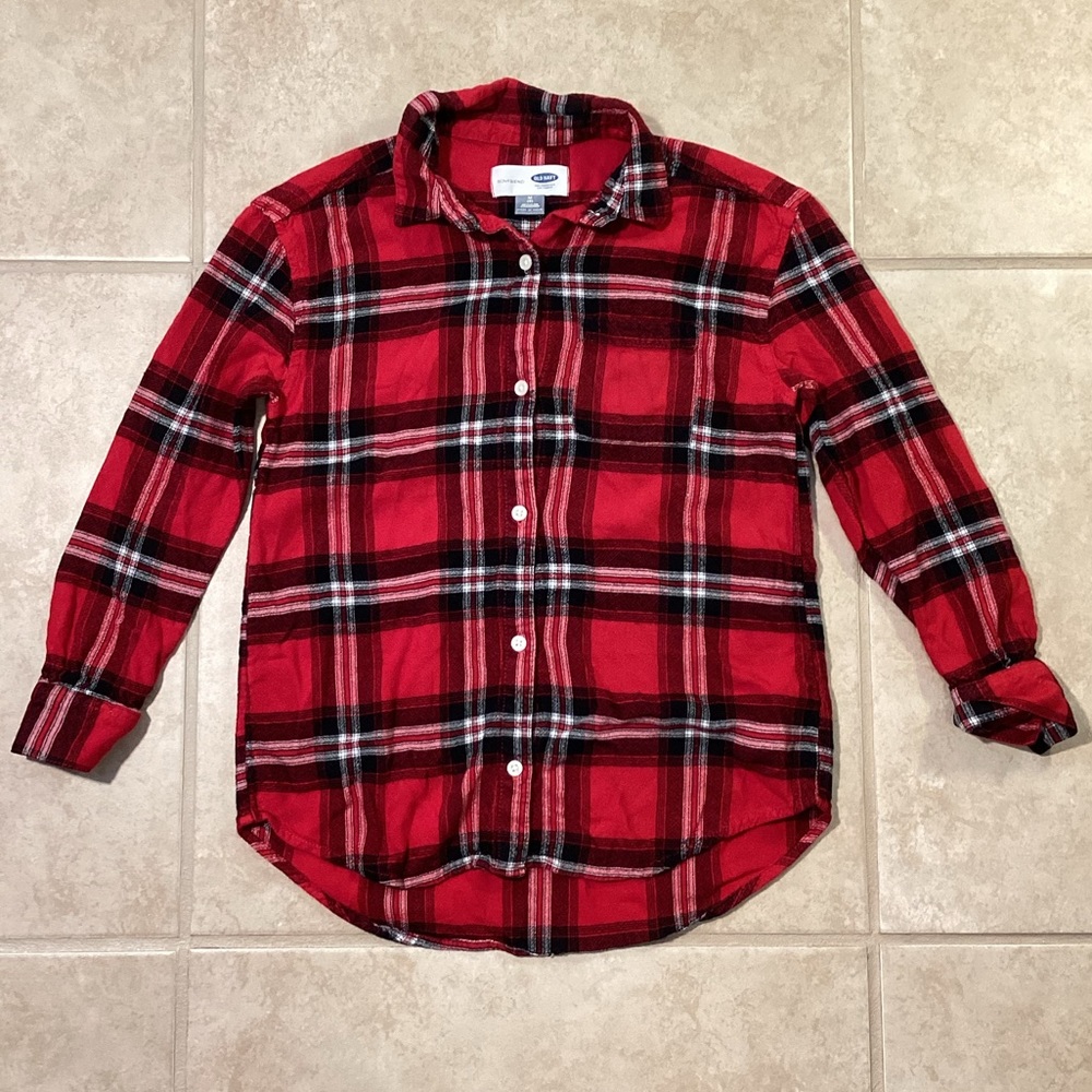 Old Navy Red and Black Plaid Boyfriend Buttoned Long Sleeve Shirt Girl S…